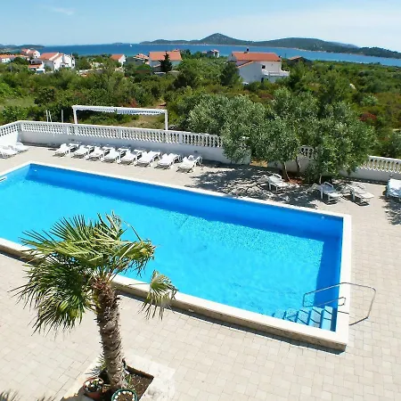 Appartamento Rina-4 By Interhome *