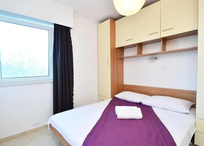 Rina-4 By Interhome * וודיצה