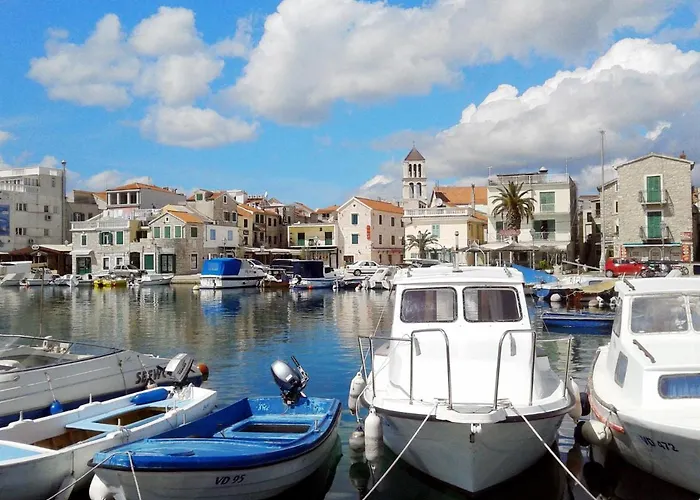 Rina-4 By Interhome * וודיצה