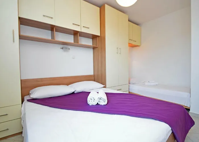 Rina-4 By Interhome וודיצה